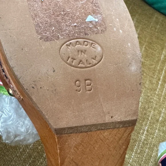 Juicy Couture Wooden Heel Mules with Gold Chain - Picture 9 of 12